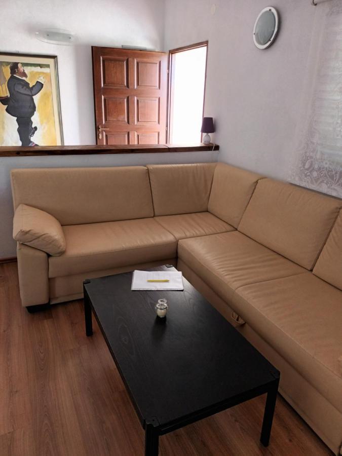 Apartmani Sikic Метайна Экстерьер фото